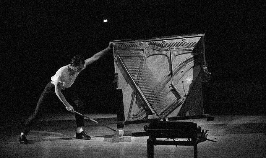 Klavierstück performance